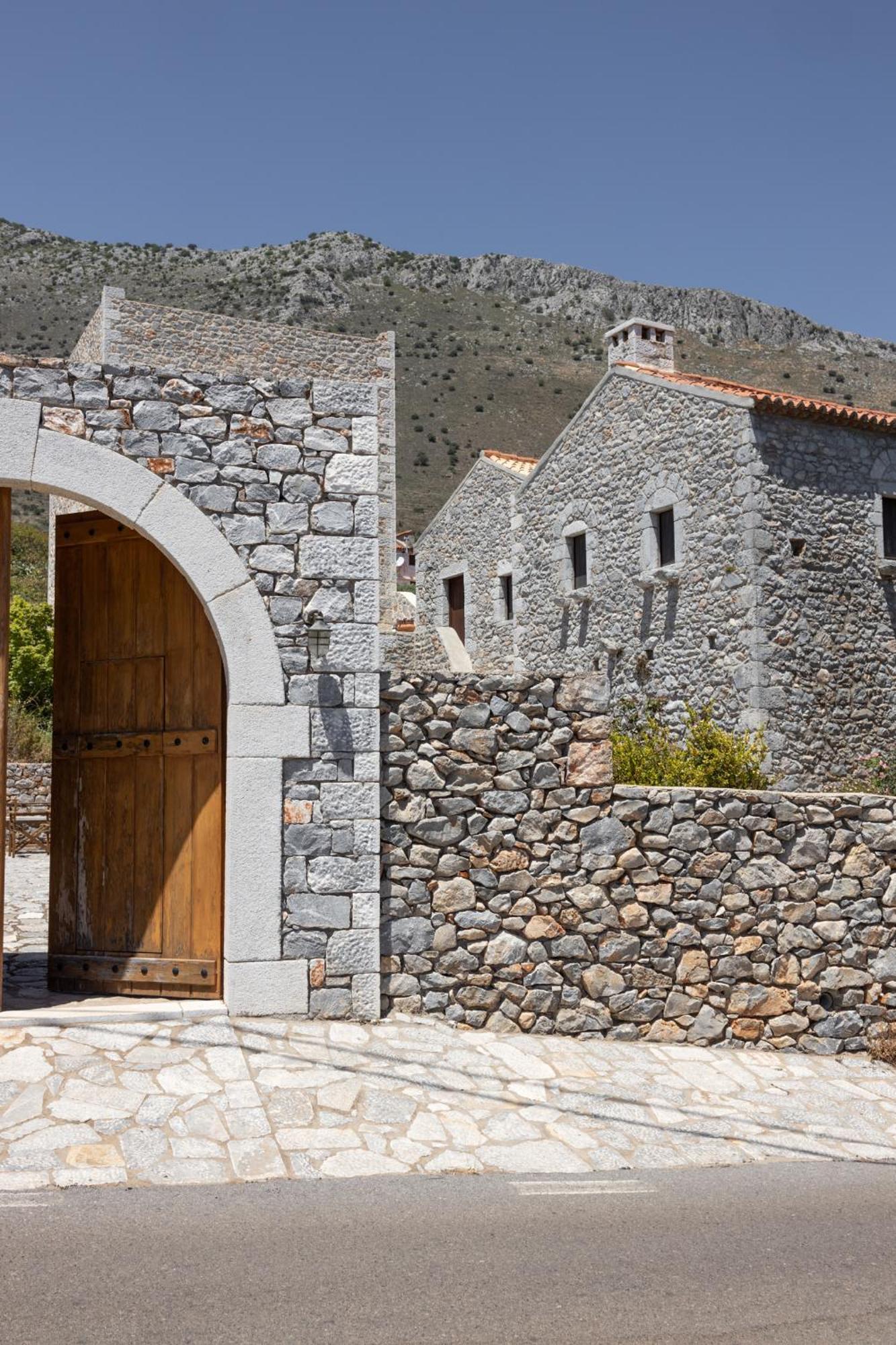 Petritis Guesthouse Oitylo Exterior foto